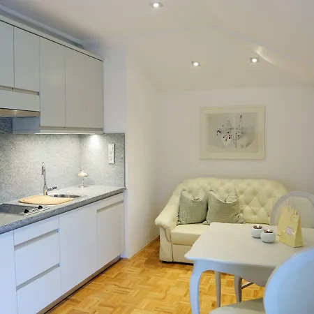 민카 아파트호텔 3*